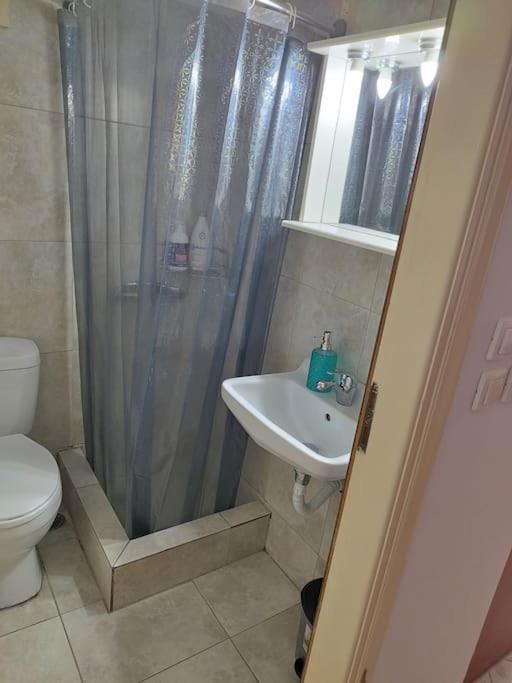 Small Apartment In The Heart Of Piraeus! Notara 43 Exteriér fotografie